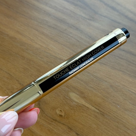 YSL Touche Éclat High Cover Radiant Concealer 5 - Picture 1 of 5